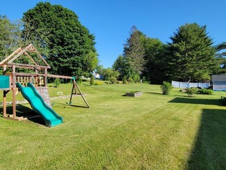 79 Hanson St, Winthrop, ME 04364