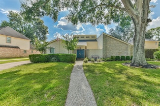7111 Winding Walk Dr, Houston, TX 77095