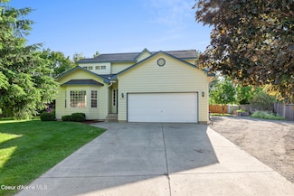 8393 N Cloverleaf Dr, Hayden, ID 83835