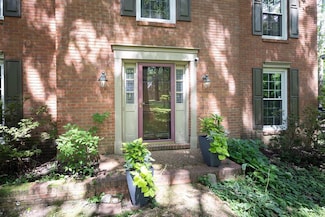 2455 Howard Rd, Germantown, TN 38138