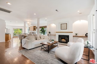 7393 W 81st St, Los Angeles, CA 90045