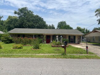 435 Hanley Rd Unit R, Ocean Springs, MS 39564