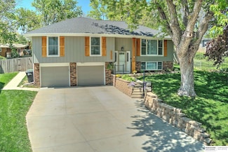 3256 S 130th Cir, Omaha, NE 68144