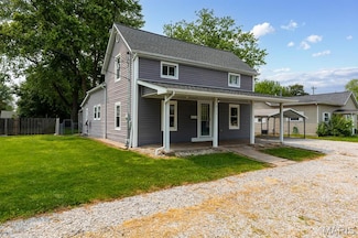 311 S Edwardsville St, Staunton, IL 62088