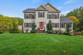 231 Long Hill Rd, Dover, NH 03820