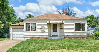 3161 La Vista Dr, Saint Ann, MO 63074