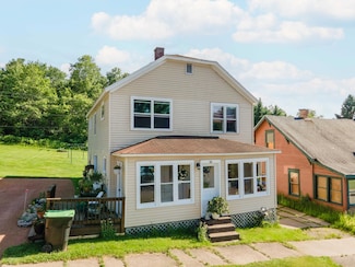 60 Allen St, Iron River, MI 49935