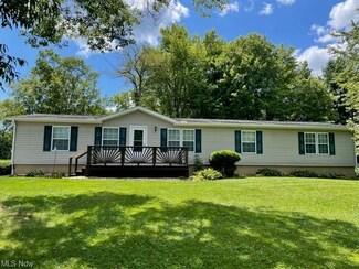 10540 Oak St, Newton Falls, OH 44444