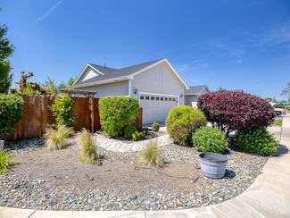 5190 Briana Dr, Klamath Falls, OR 97603