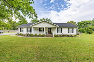 100 Sandy Ln, East Prairie, MO 63845