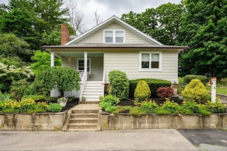 38 Maplewood Ave, Holbrook, MA 02343