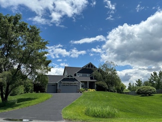 8812 Aviary Path, Inver Grove Heights, MN 55077