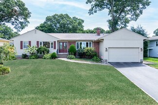 266 Summit Dr, Cranston, RI 02920