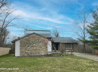 1609 Poplar Ridge Ct, Florence, KY 41042