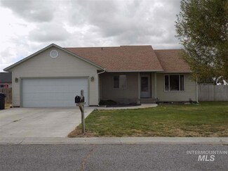1019 W 5th St, Filer, ID 83328