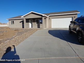 1404 Bluejay Cir, Farmington, NM 87401