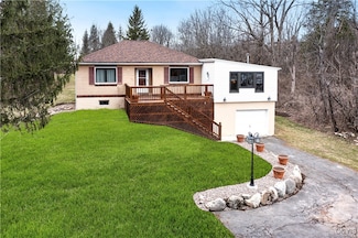 4697 Makyes Rd, Syracuse, NY 13215