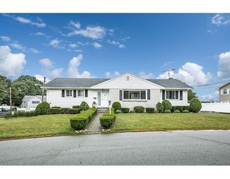 39 Country Club Rd, Stoneham, MA 02180