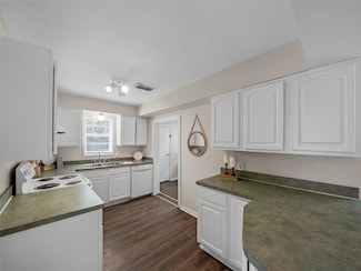 1227 W Walker St, Denison, TX 75020