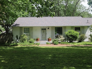 498 Whispering Hills Dr, Nashville, TN 37211