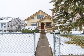 222 Warren Ave, Pateros, WA 98846