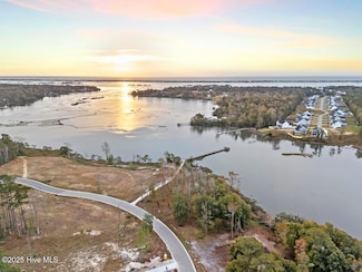 42 Crown Pointe Dr, Hampstead, NC 28443