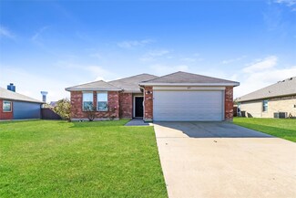 805 Canyon Cove Dr, Burleson, TX 76028