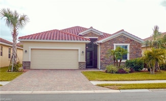 2338 Heydon Cir E, Naples, FL 34120