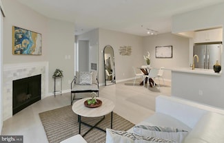 20301 Beechwood Terrace Unit 203, Ashburn, VA 20147