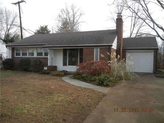 2746 Evergreen Rd, Toledo, OH 43606
