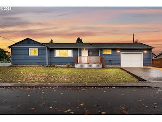 396 N Grove Ct, Eugene, OR 97404