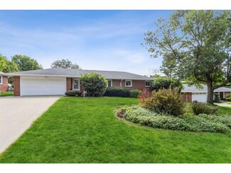 1933 70th St, Windsor Heights, IA 50324