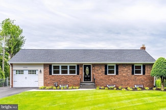10301 Colvin Run Rd, Great Falls, VA 22066