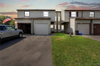 5423 Borgase Ln, Clay, NY 13041