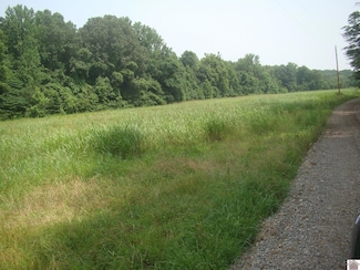 100 Howdy Doody Dr, Cadiz, KY 42211