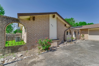 410 De Soto Dr, Universal City, TX 78148