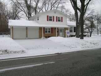 830 E Sayles Dr, Palatine, IL 60074