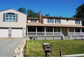 99 New Bedford Rd, Rochester, MA 02770