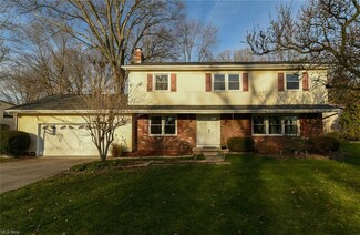 3203 Bancroft Rd, Fairlawn, OH 44333