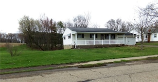 29 E Church St, Marshallville, OH 44645