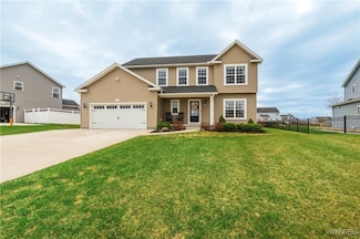 10 Weathersfield Ln, Lancaster, NY 14086