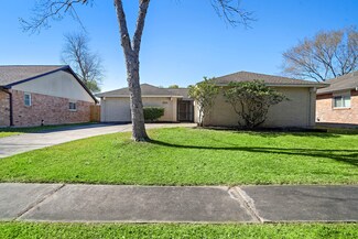 2318 Whitman Way Dr, Friendswood, TX 77546