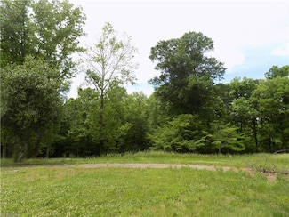 1807 New Garden Rd, Greensboro, NC 27410