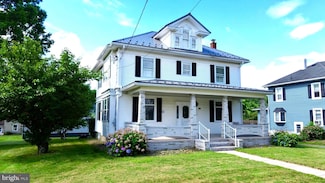 507 W Main St, Valley View, PA 17983