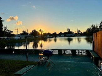 260 SW 8th Ave Unit B, Hallandale Beach, FL 33009