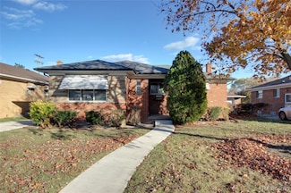 24900 Almond Ave, Eastpointe, MI 48021