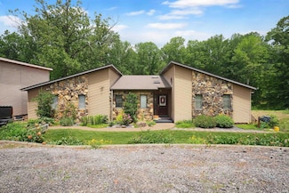 6001 Felstead Rd, Evansville, IN 47712