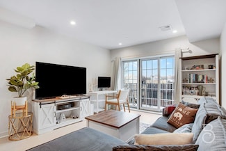25-74 34th St Unit 4A, New York City, NY 11103