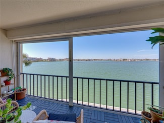 7910 Sun Island Dr S Unit 301, South Pasadena, FL 33707