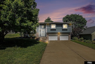 2204 Corn Dr, Papillion, NE 68046